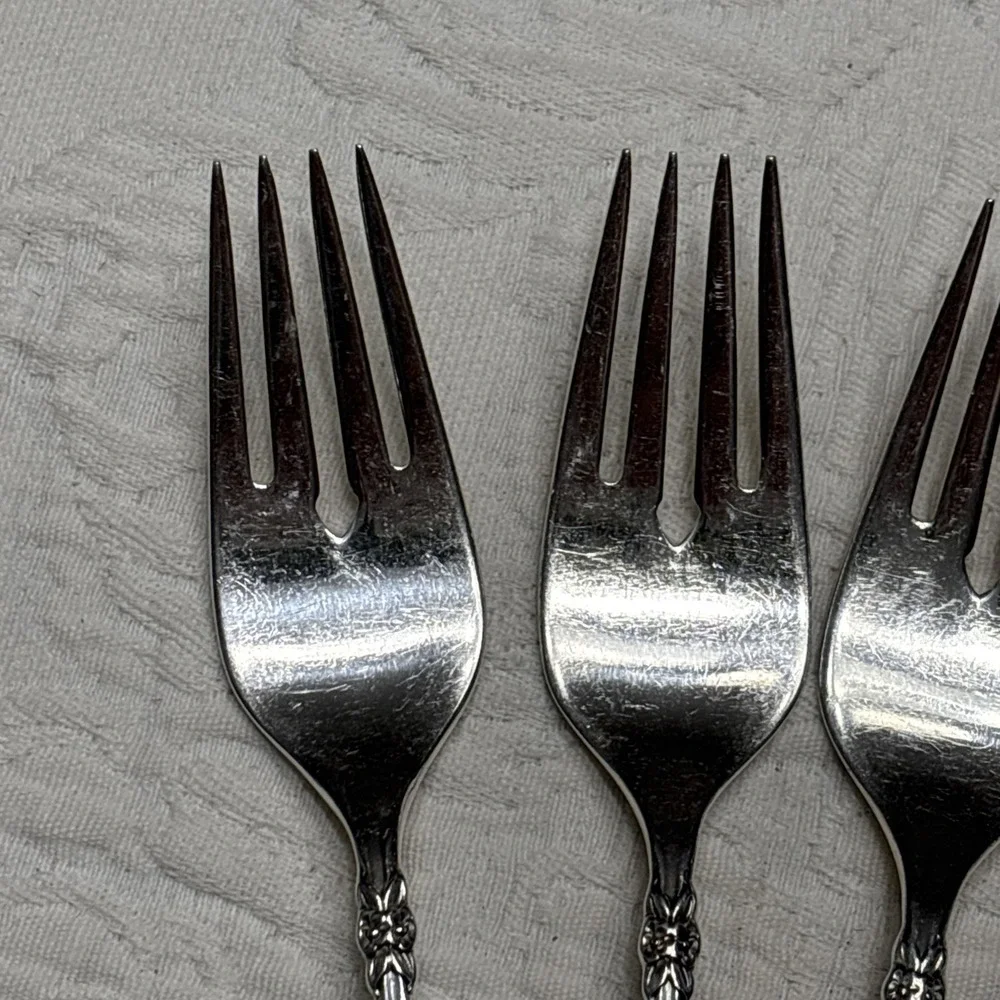 1965 GARLAND 1847 Rogers Bros IS Slotted 4 Salad Forks Silver Plate Flatware